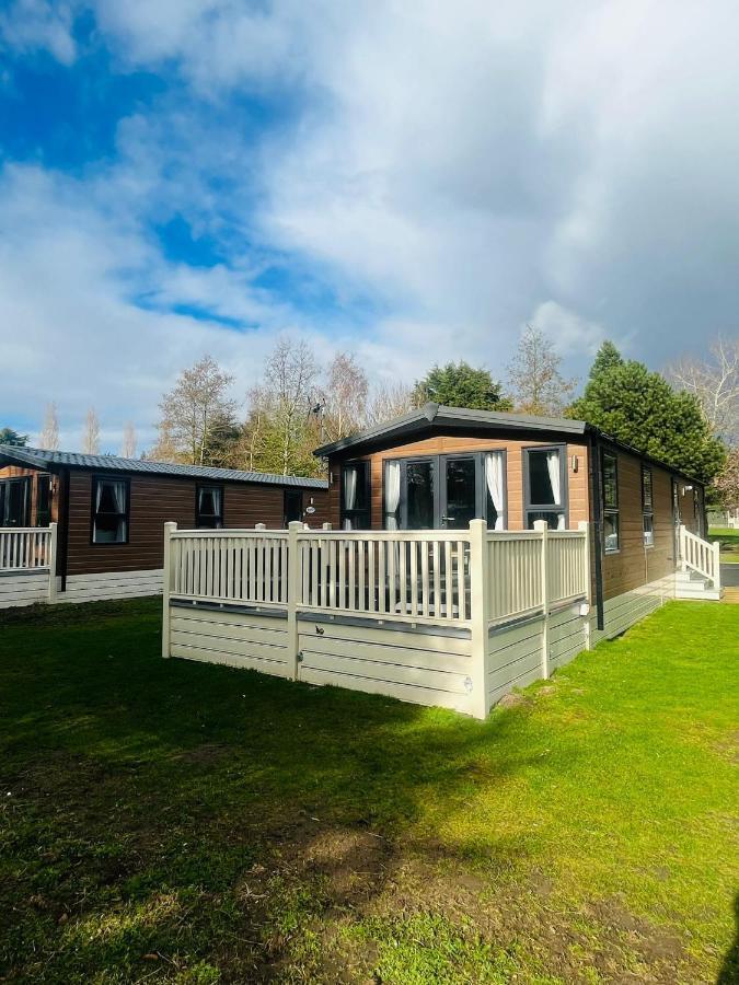Buttermere Lodge With Hot Tub Barmby on the Moor Экстерьер фото