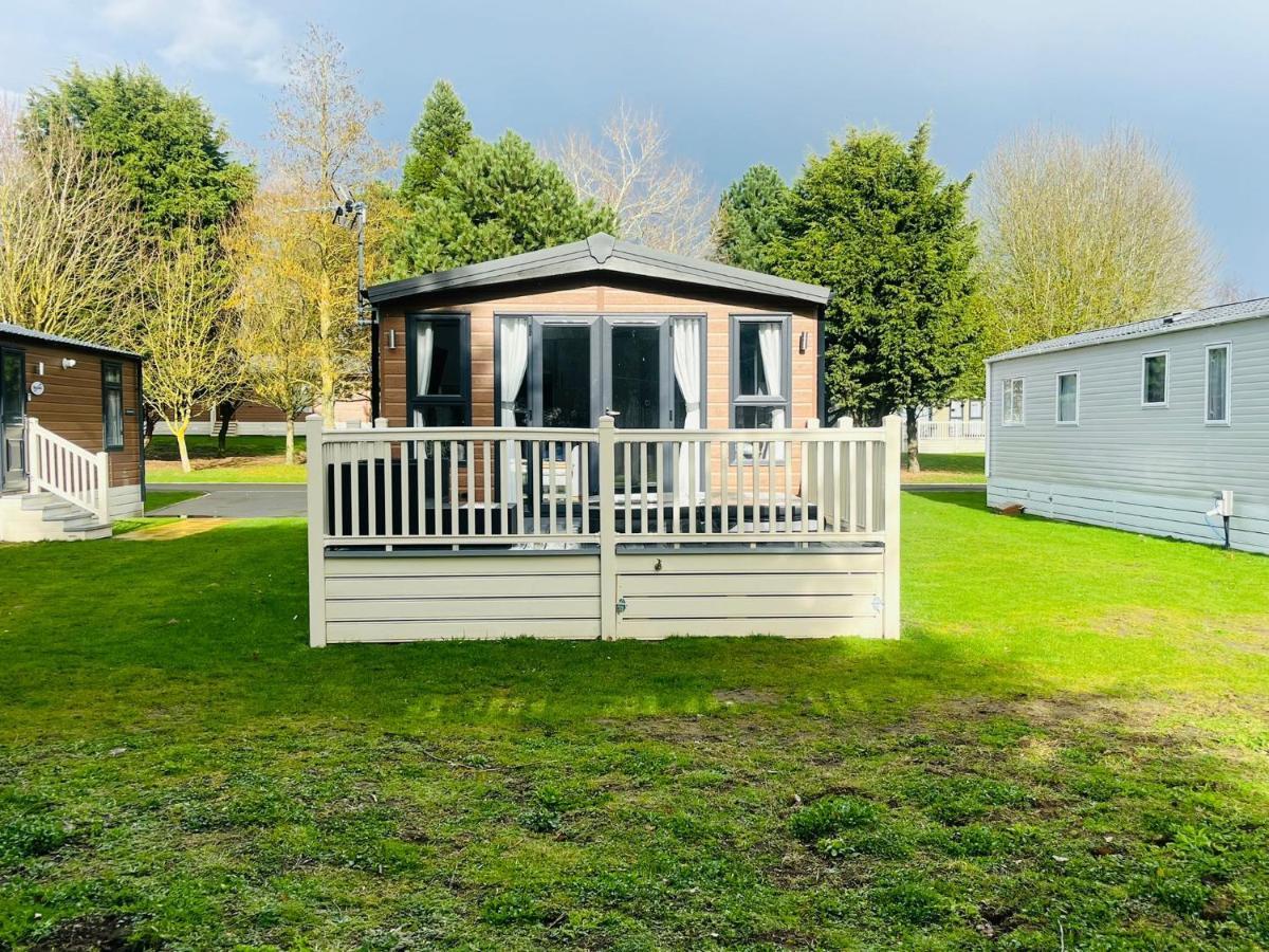 Buttermere Lodge With Hot Tub Barmby on the Moor Экстерьер фото