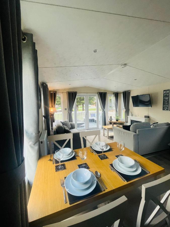 Buttermere Lodge With Hot Tub Barmby on the Moor Экстерьер фото